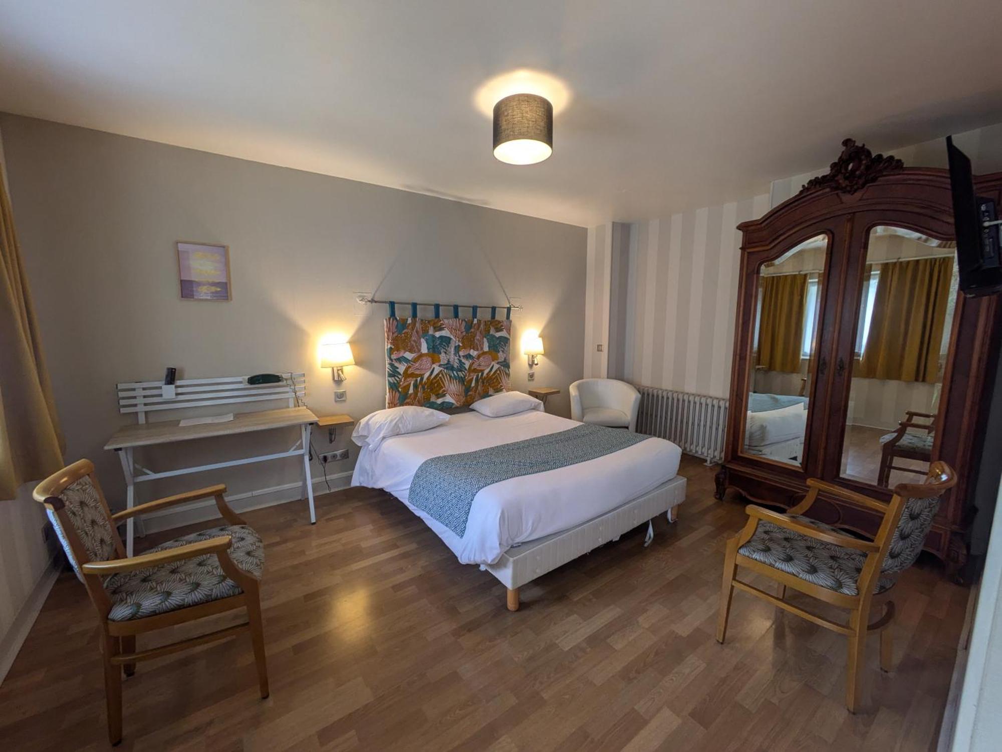 Hotel Le Bon Laboureur ลาชาริเต-ซูร์-ลัวร์ ภายนอก รูปภาพ